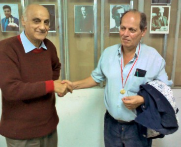 Antonio Mambrín recibe de Raúl Scaglione