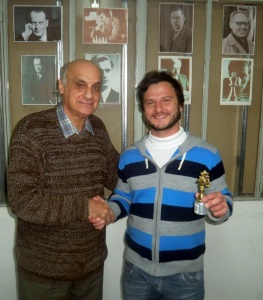 Diego Angelini recibe de Ral Scaglione